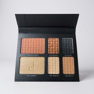 New Sealed Doucce On The Go Eyeshadows, Highlighter, Blush Gift Stocking Stuffer